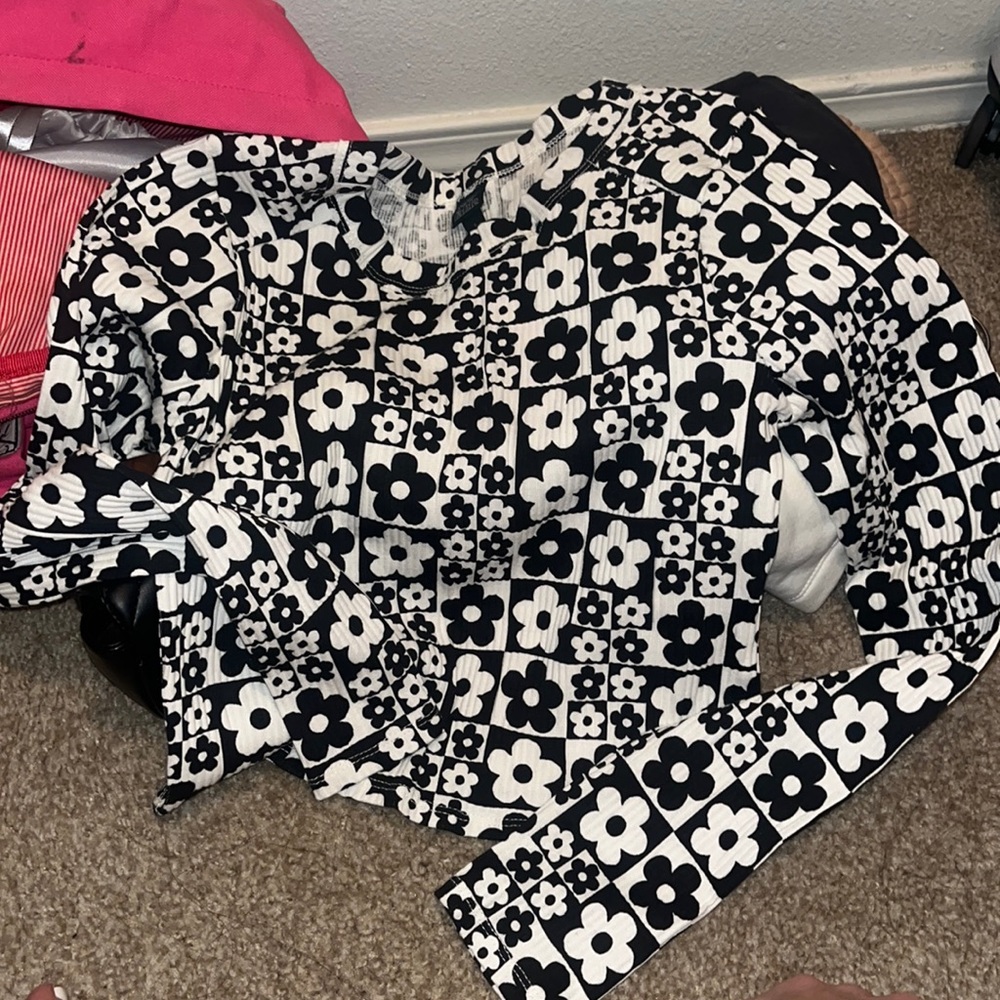 NWT Wild Fable Flower Crop Top